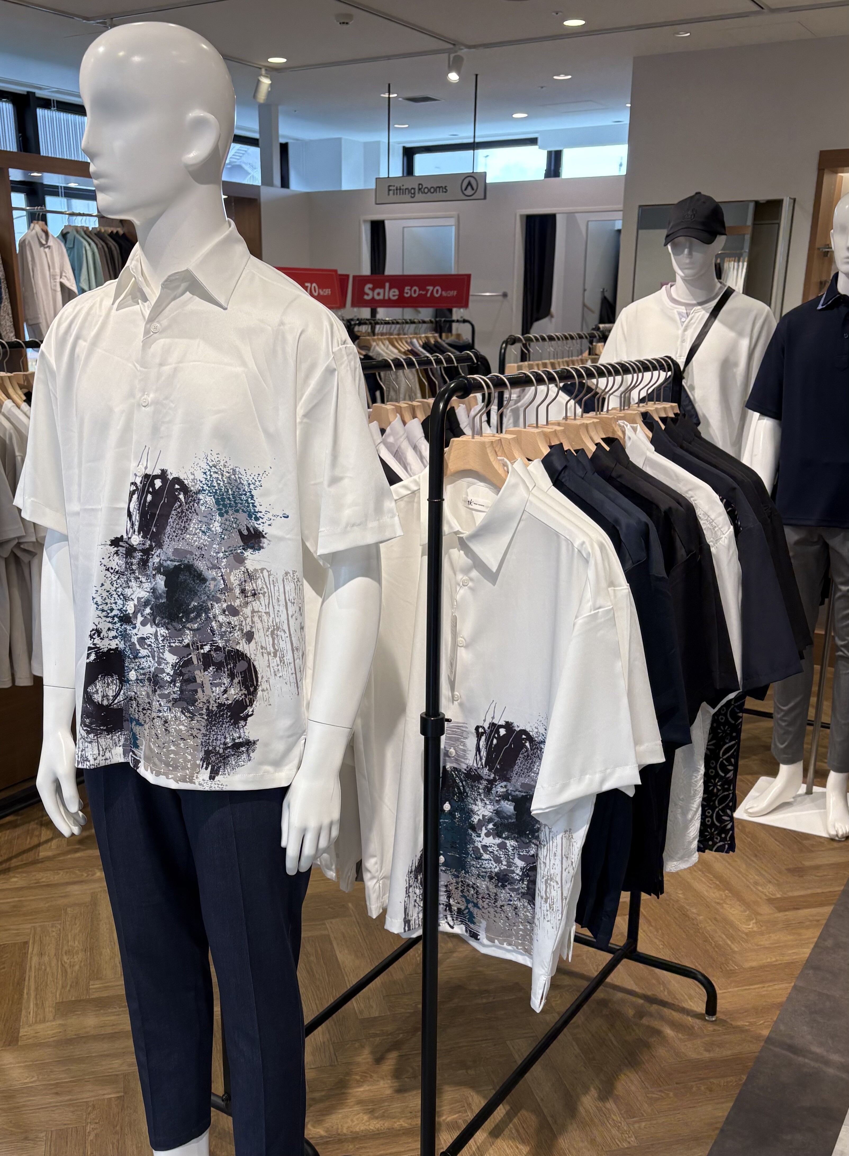 最大70%オフ！】セール！！｜ワールド アウトレット｜ショップ