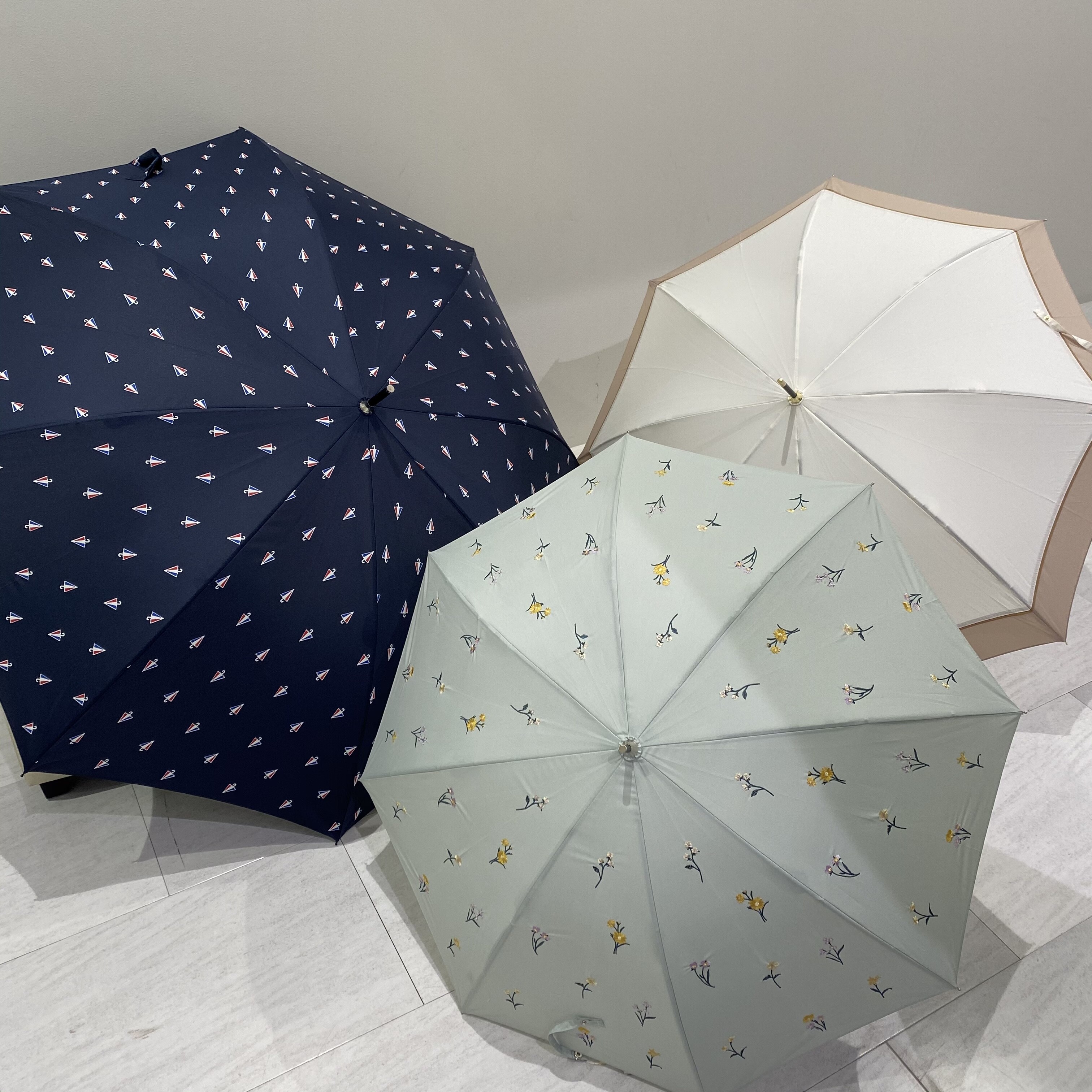 5月限定値下げ☆マニプリ 晴雨兼用折りたたみ傘 - 小物