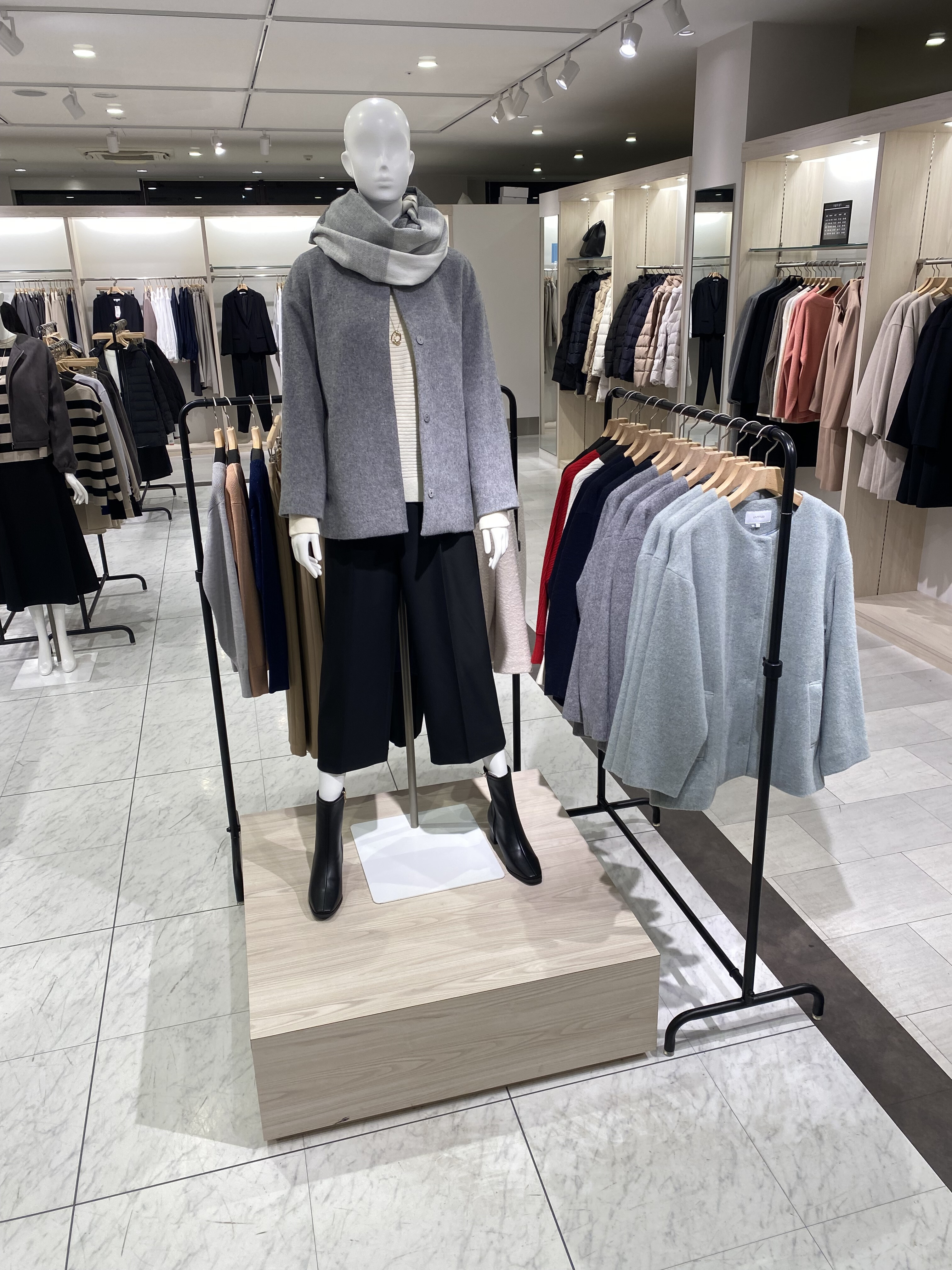 【INDIVI,UNTITLED】コート、入荷しました ｜ワールド アウトレット｜ショップトピックス｜グランベリーパーク