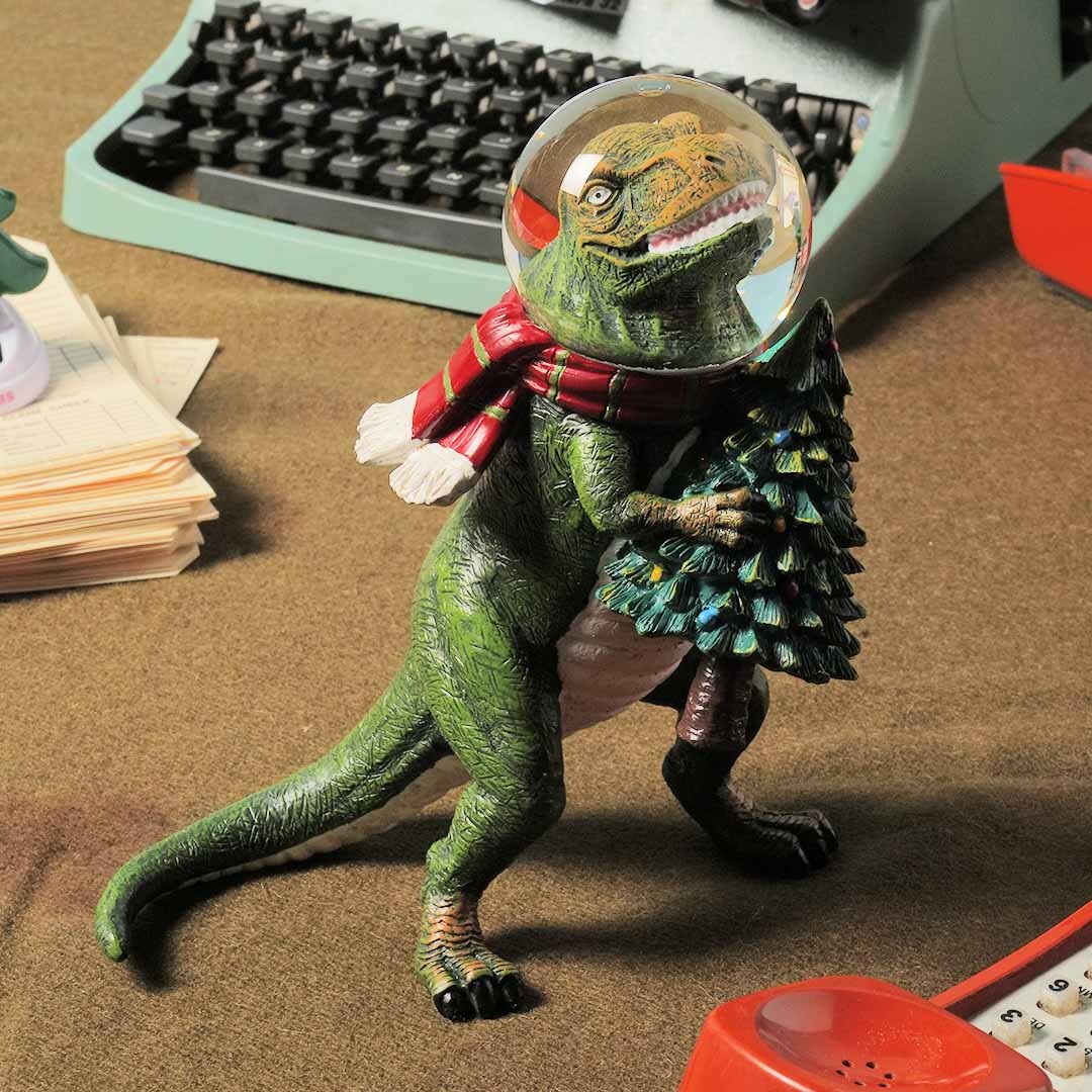 スノードーム HOLIDAY】なんだか愛おしい、恐竜たちのスノードーム｜ダルトン