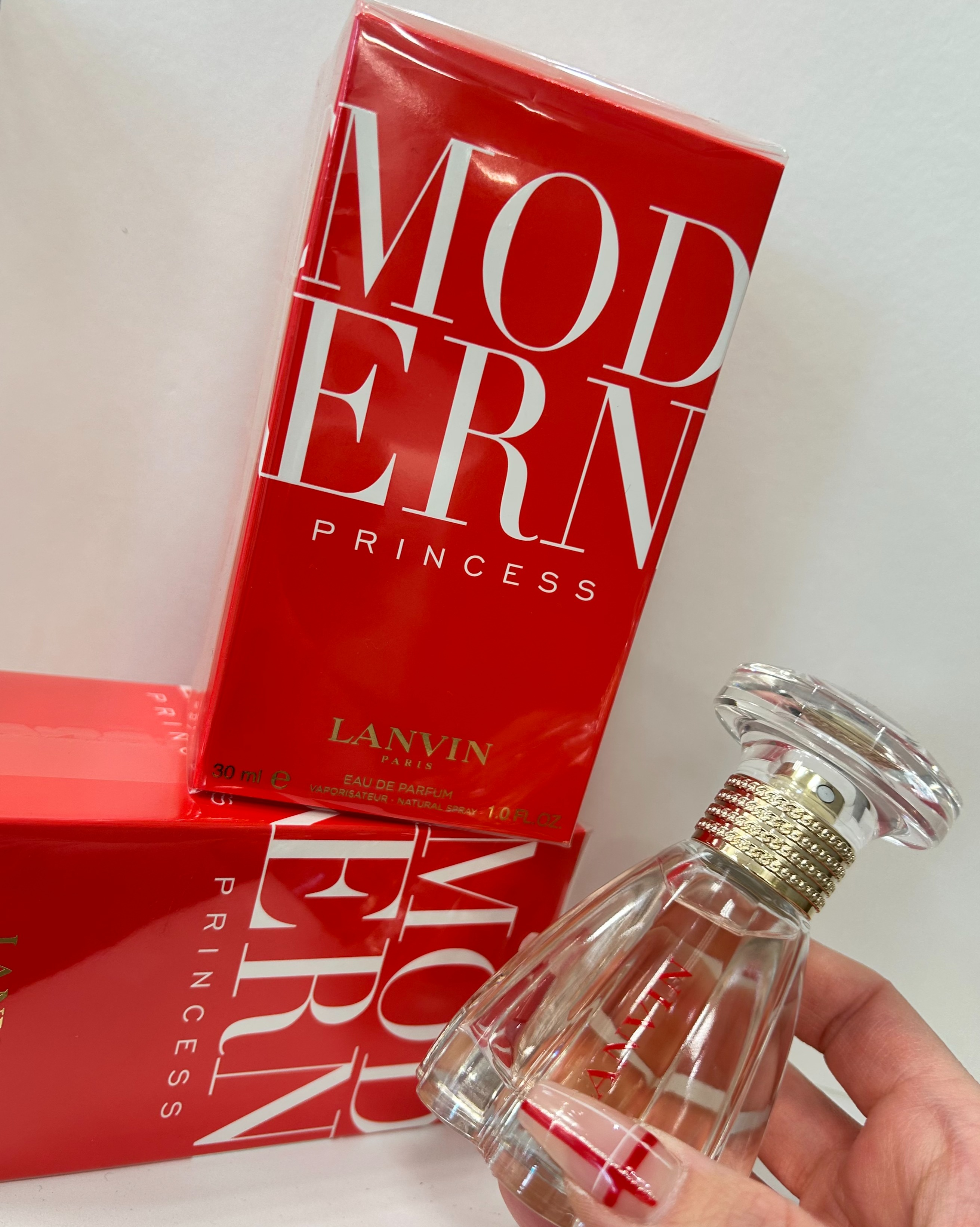 ギフトオススメ香水🎁🤍＼モダンプリンセス／再入荷しました