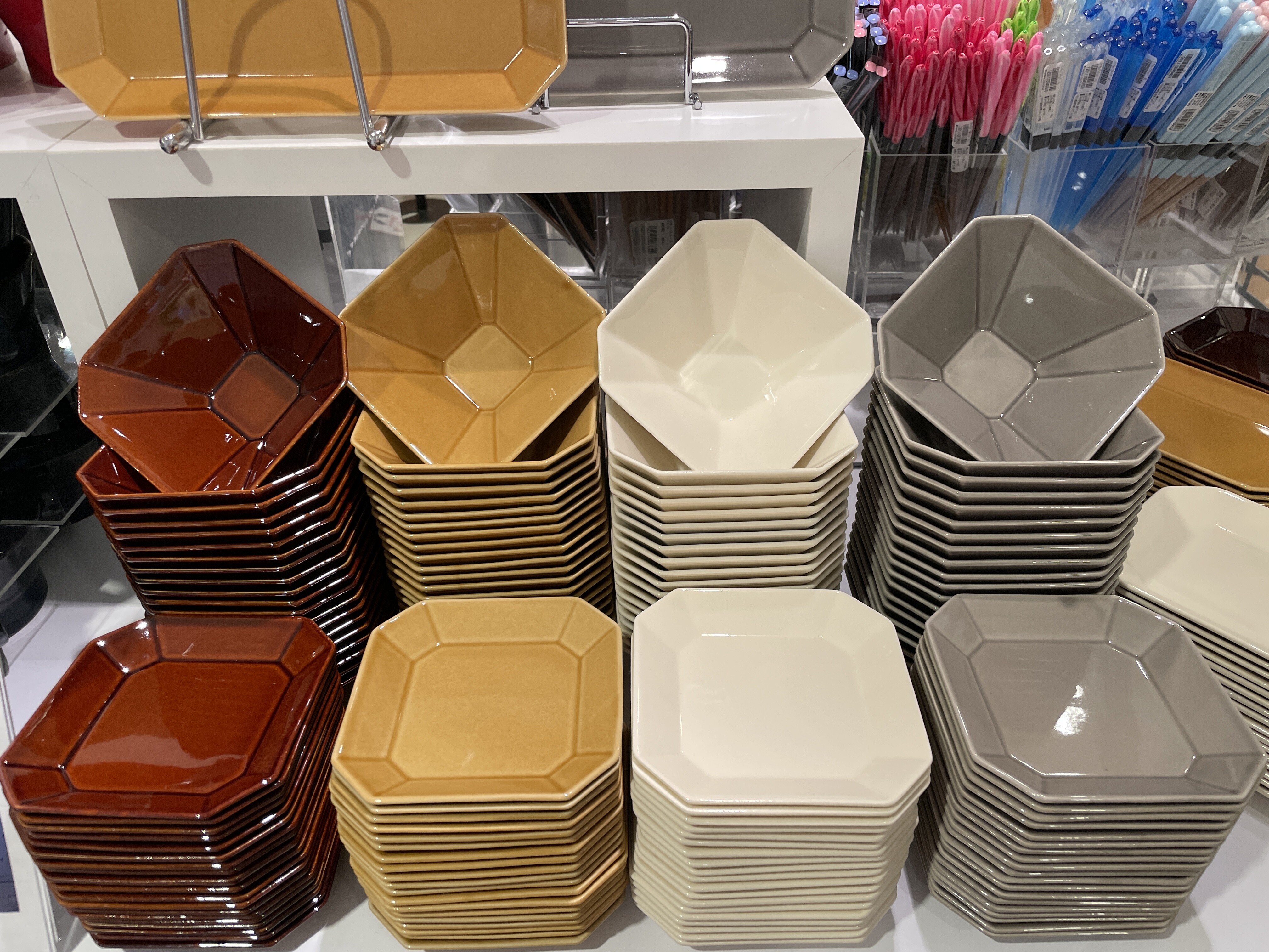 秋の食器におすすめの コンビ 八角皿 Francfranc Bazar ショップトピックス グランベリーパーク
