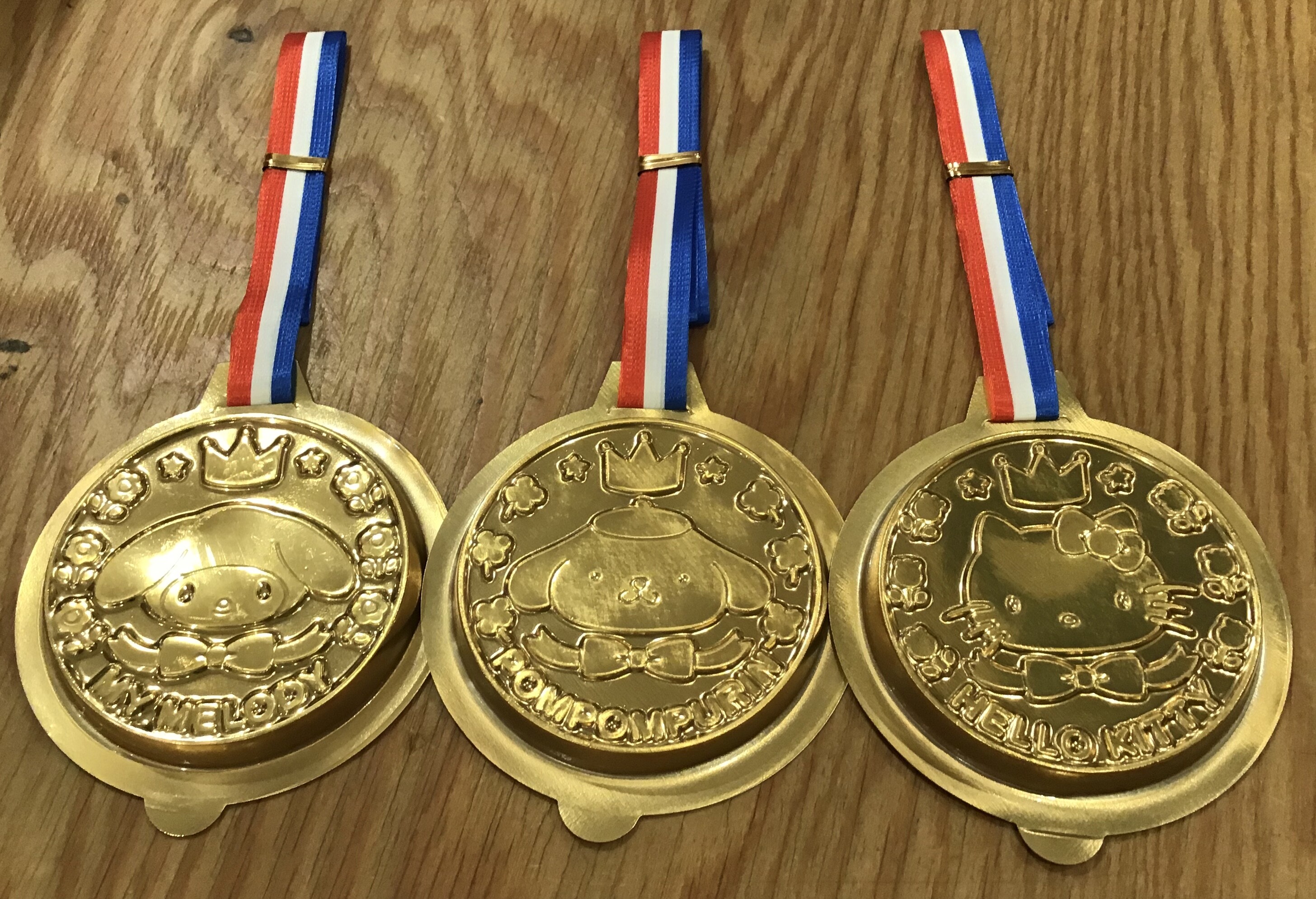 サンリオ金メダルグミ あまのや繁田商店 ショップトピックス グランベリーパーク