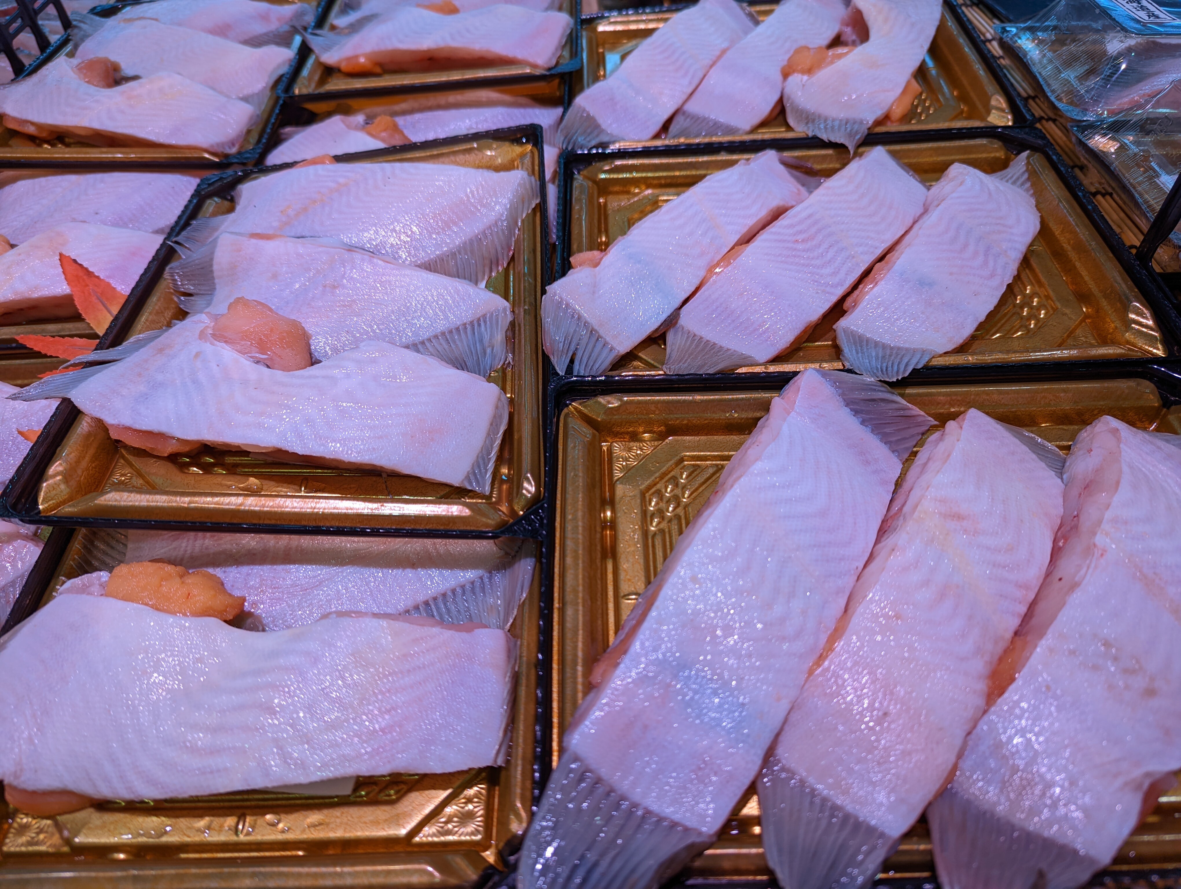 11月25日のおすすめ 浅羽子持ちカレイ 魚河岸 中與商店 ショップトピックス グランベリーパーク