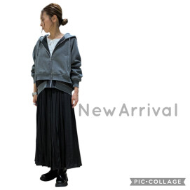 新入荷✨ 後ろ姿まで可愛い♡異素材ドッキングパーカー