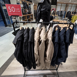 【50%オフ！】ライナー付きマウンテンパーカ♪