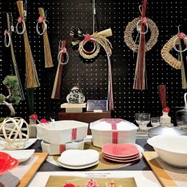 お正月飾り・テーブルウェア展開中