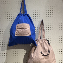 夏の旅行にお供いたします！たっぷり入る【リバーシブルBAG】