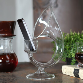 【RECOMMEND】スマホを置くだけで音楽が響くガラスのスピーカー"GLASS SOUND EXPANDER"