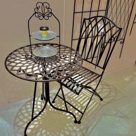 お庭で過ごす、特別なひとときーガーデンテーブル&チェア特集