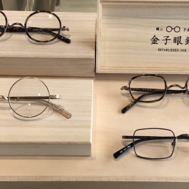 〇・□の眼鏡入荷!!