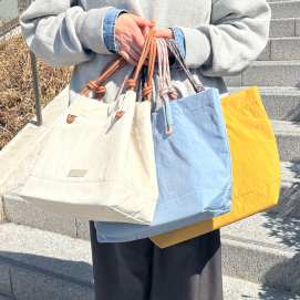 持ちやすい🎶ナイロンバッグ🤍