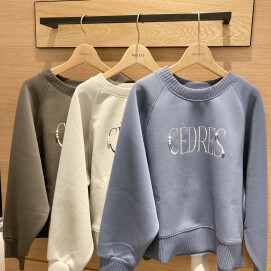 ⭐️軽量ボンディングパールxロゴプルオーバー⭐️