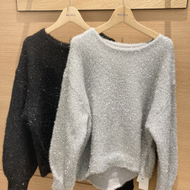 ⭐️ラメシャギーパフスリーブニット⭐️