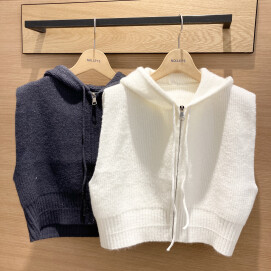 30%off⭐️ショートフーディニットベスト⭐️