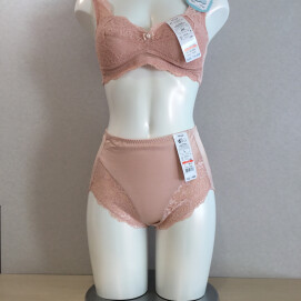 背中すっきり快適アンダーメッシュブラ✨＆Wキレイショーツ