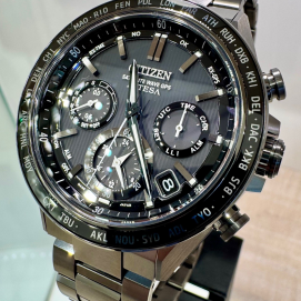 アテッサのブラックチタンモデルのご紹介