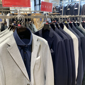 ⭐️スペシャルプライス⭐️   クールビズモデルの人気のジャケットが現品限り半額です❗️