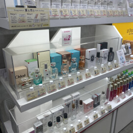 💜大人気ブランド香水🎁１ｇ～販売中😍お試しにピッタリ👌💜💜