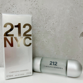 アウトレット価格＼キャロライナヘレナ　２１２／量り売りもはじめました🎀💄💗