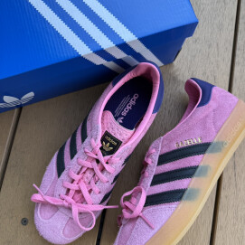 アディダスガゼルインドア　ピンク💖💖入荷しました