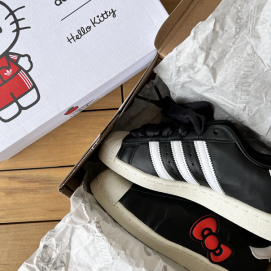 adidas×ハローキティ コラボモデル入荷しました♪