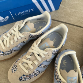 adidasリバティコラボ　キッズシューズも入荷しました🌷🌷