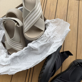 adiads厚底サンダル　入荷いたしました💖👡