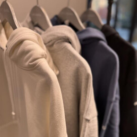 【🍃贈り物にもオススメなフーディー🧥✨】