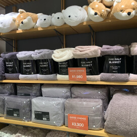 人気商品"ラックブランケット"入荷しております❣️