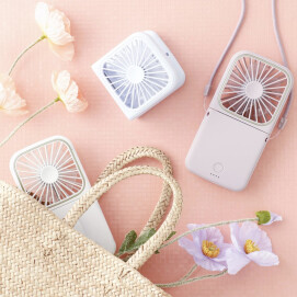 大人気❣️見た目も機能もさらにスマートに🤍ミニマルなデザインが魅力の次世代型ハンディファンが入荷いたしました💁🏼‍♀️✨