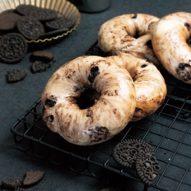 予告♪　【12月17日】販売開始の新作ベーグル【クッキー＆クリーム -北海道産生クリーム使用】