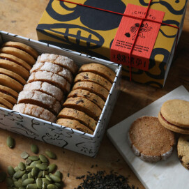 秋限定 クッキー缶 販売中🍪🍂✨