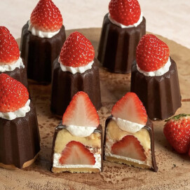 ストロベリーキャンドル 再販売🍓🕯️🤎