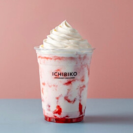 ひんやり冷たい🫧いちごミルクフラッペ🍓🥛