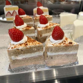 いちごとアールグレイのショートケーキ新発売 ☕️🤎
