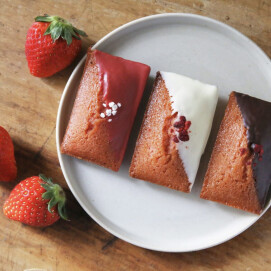 バレンタインにおすすめ💖 チョコがけいちごフィナンシェ販売中🐇🍓