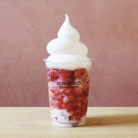 削りいちご販売中 🍓🍦
