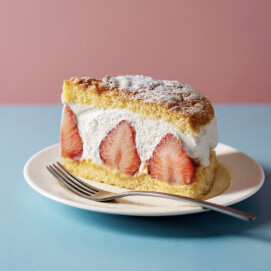 ゴロっと苺が入ったいちごケーキ🎂🍓🍓´-