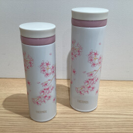 桜デザインの水筒🌸