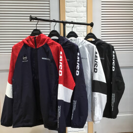 ウィンドブレーカーセットアップのご紹介🏃♂️