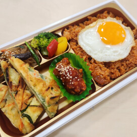 本日のおすすめ！「キムチチャーハンの彩り御膳」