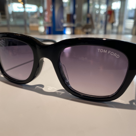 ✨【大人気】TOMFORD入荷✨