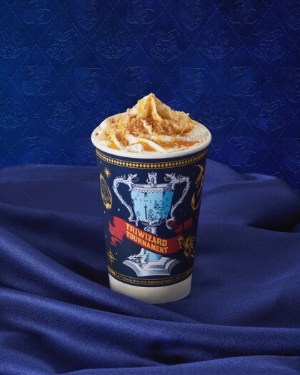 大人気コラボドリンク🧙