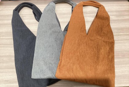 秋のお出かけはオシャレなトートバッグで♪
