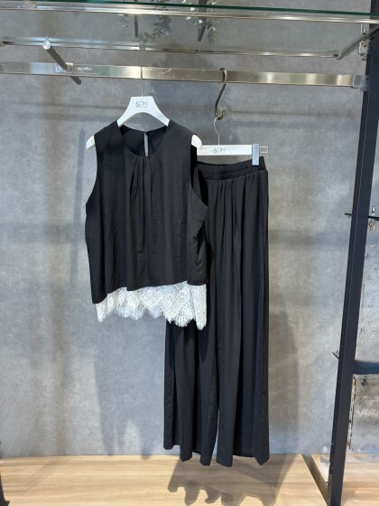 裾レースノースリブラウス×パンツセットアップ