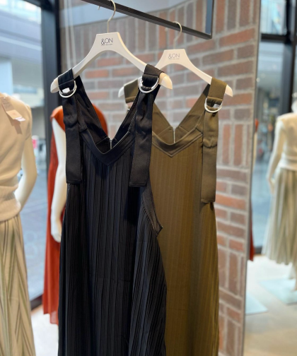 ノースリプリーツワンピース👗新作入荷✨✨