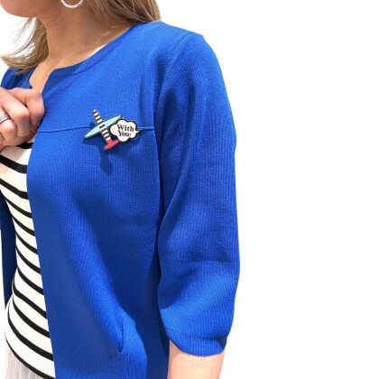 ブローチ付きショートカーディガン