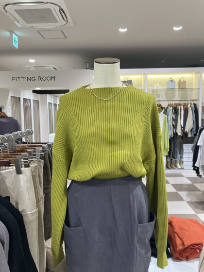 ハイネックリブプルオーバーのご紹介です✨