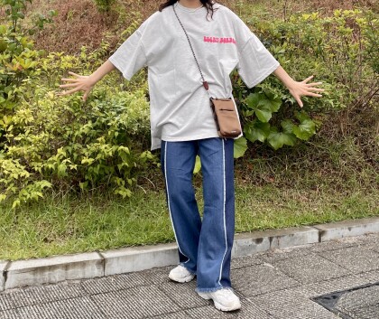 立体ぷくぷく花ロゴTシャツ